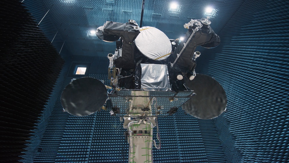 Foto des spanischen Kommunikationssatelliten Hispasat 36W-1.
